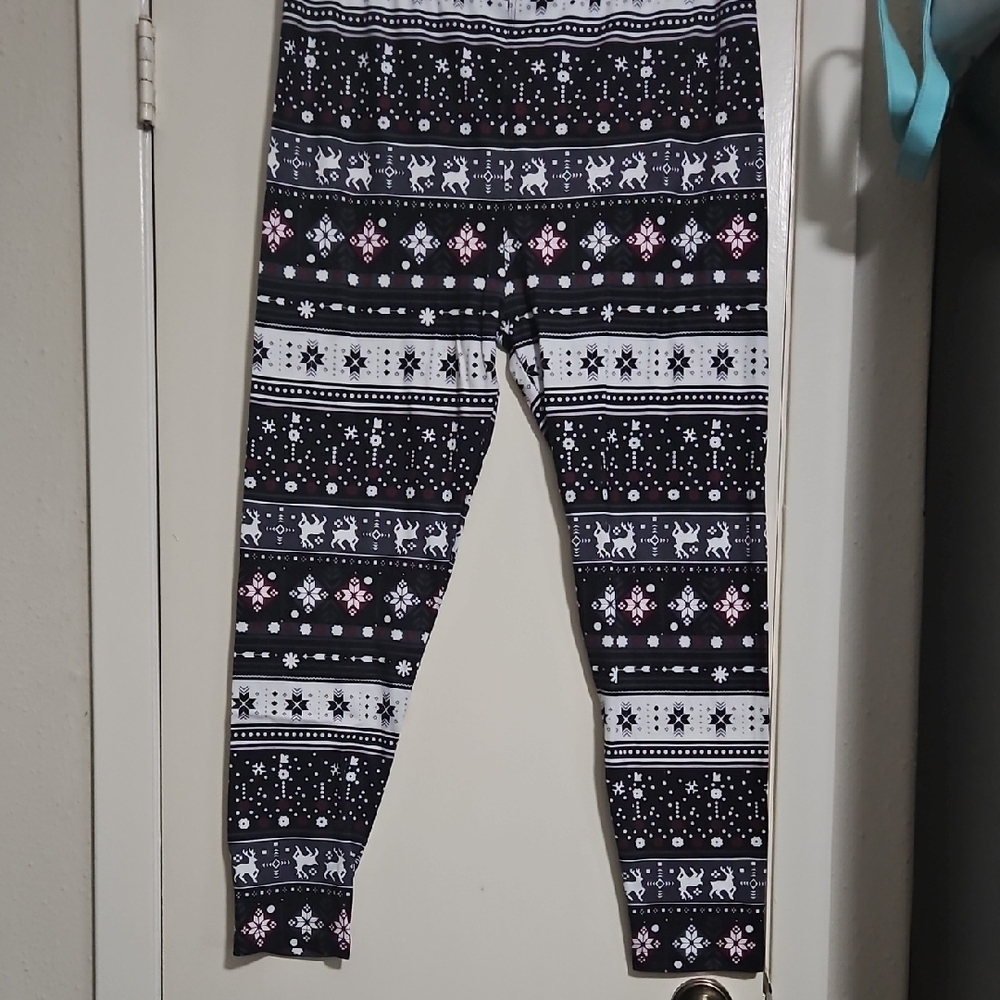 Plus Size Festive Patterned Leggings
